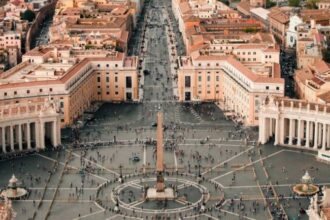 peste 250 000 de oameni au asistat la ceremonia funerara a papei francisc 680ce9f4befa8