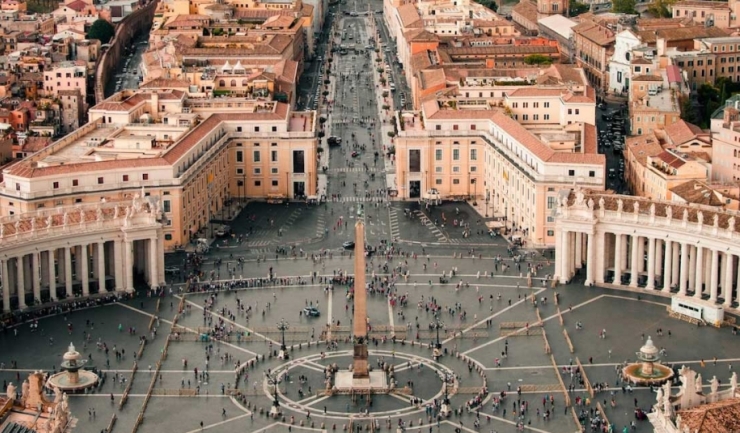 peste 250 000 de oameni au asistat la ceremonia funerara a papei francisc 680ce9f4befa8