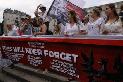 polonia a reluat exhumarile victimelor masacrului de la volinia sursa de tensiuni cu kievul este o misiune complicata 680a544dd347b