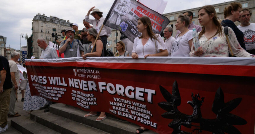 polonia a reluat exhumarile victimelor masacrului de la volinia sursa de tensiuni cu kievul este o misiune complicata 680a544dd347b
