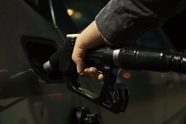 preturile petrolului au urcat cu aproape 2 pe fondul noilor sanctiuni impotriva iranului si al revenirii pietelor de actiuni 68087a278bdf0