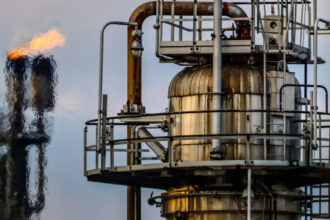 previziuni sumbre pentru economia rusiei scad veniturile din exporturile de petrol si gaze principala sursa de bani pentru kremlin 6808bfcc92c51