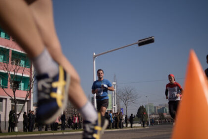 primul maraton international la phenian din ultimii sase ani la cursa din coreea de nord participa si romani 67f22cbf147e7