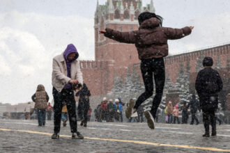 rata natalitatii in rusia a scazut la minimul ultimilor 200 de ani se va ajunge la o populatie comparativa cu cea a imperiului rus 67fe20b95cae6