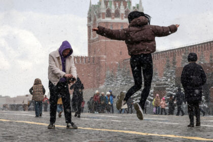rata natalitatii in rusia a scazut la minimul ultimilor 200 de ani se va ajunge la o populatie comparativa cu cea a imperiului rus 67fe20b95cae6
