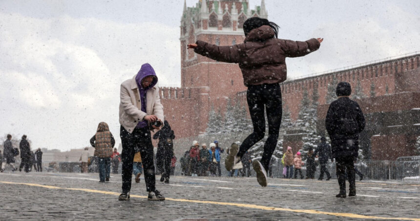 rata natalitatii in rusia a scazut la minimul ultimilor 200 de ani se va ajunge la o populatie comparativa cu cea a imperiului rus 67fe20b95cae6