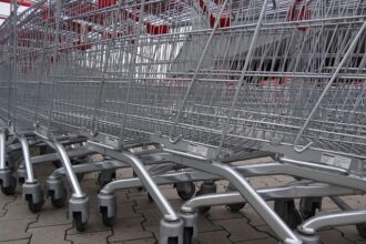 retailerii din marea britanie avertizeaza asupra unui posibil dumping al marfurilor chinezesti si cer eliminarea scutirii de taxe la importuri ieftine 67fe6de68937c