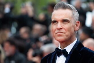 robbie williams dezvaluire rusinoasa ce pateste artistul de fiecare data cand joaca fotbal cu baietii lui 67ec26dd1c2ec