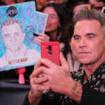 robbie williams spune ca selfie urile si interactiunile cu fanii ii provoaca disconfort interactiunea sociala ma inspaimanta 6809d135e1e6c
