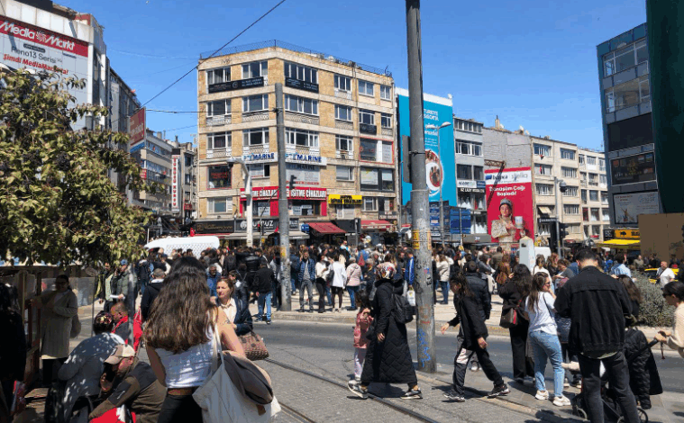 romanii surprinsi de cutremur in turcia se intorc acasa localnicii din instanbul se tem si dorm in parcuri sau masini 6809403c16479