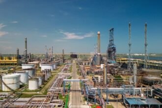 rompetrol rafinare vrea sa si reduca pierderile la o valoare de zece ori mai redusa decat cea din 2023 67ef994e523c9