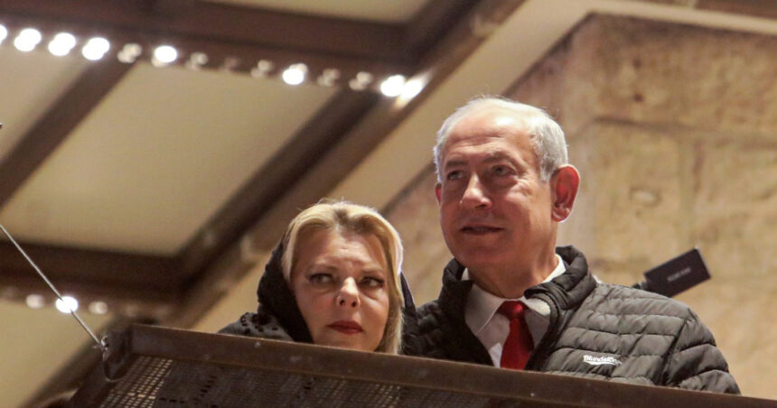 sotia lui netanyahu a starnit furia familiilor ostaticilor israelieni ramasi in gaza ii cer sa mi spuna daca fiul meu este in viata 681143cfe743d