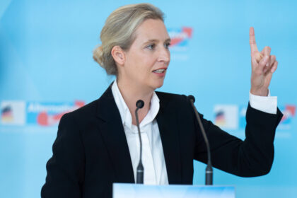taxele anuntate de trump infurie pana si fanii europeni lidera afd le catalogheaza drept otrava pentru comertul liber 67ee8fb7f32a7