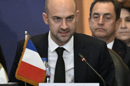 tensiuni intre paris si alger dupa expulzarea a 12 diplomati francezi barrot vom raspunde cu cea mai mare fermitate 67fe12315829e