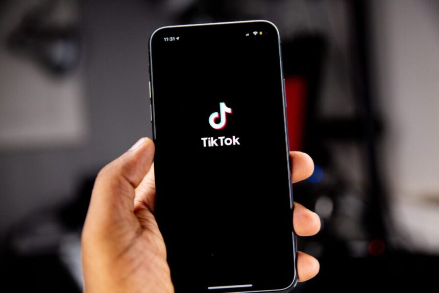 tiktok lanseaza un centru electoral dedicat alegerilor din romania si o campanie de educatie media impotriva dezinformarii 680b86e8b431c