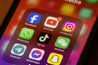 tiktok si meta au publicat rapoarte despre romania si perioada alegerilor milioane de like uri false si zeci de mii de conturi de spam 67ec6b32bdd01