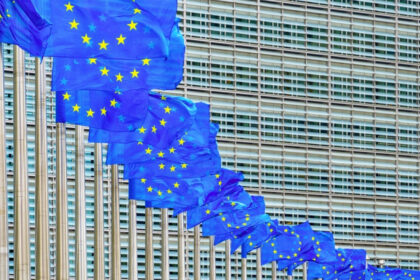 ue isi suspenda trei luni contramasurile impotriva taxelor vamale nejustificate anuntate de sua anunt de la bruxelles 67fd4d66133be