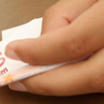 un barbat a pus 10 euro la banca si abia dupa 20 de ani si a verificat contul am decis sa investesc comoara 6803516308479