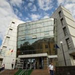 un comisionar vamal din dosarul in care sunt implicati si politisti a incheiat acord de recunoastere cu procurorii dar judecatorii au decis ca pedeapsa e prea blanda 67f04eb134c7a