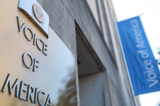 un judecator a decis ca angajatii de la vocea americii se pot intoarce la munca 6808dbee0f381