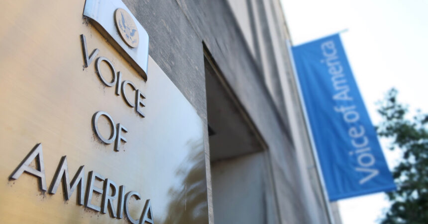 un judecator a decis ca angajatii de la vocea americii se pot intoarce la munca 6808dbee0f381