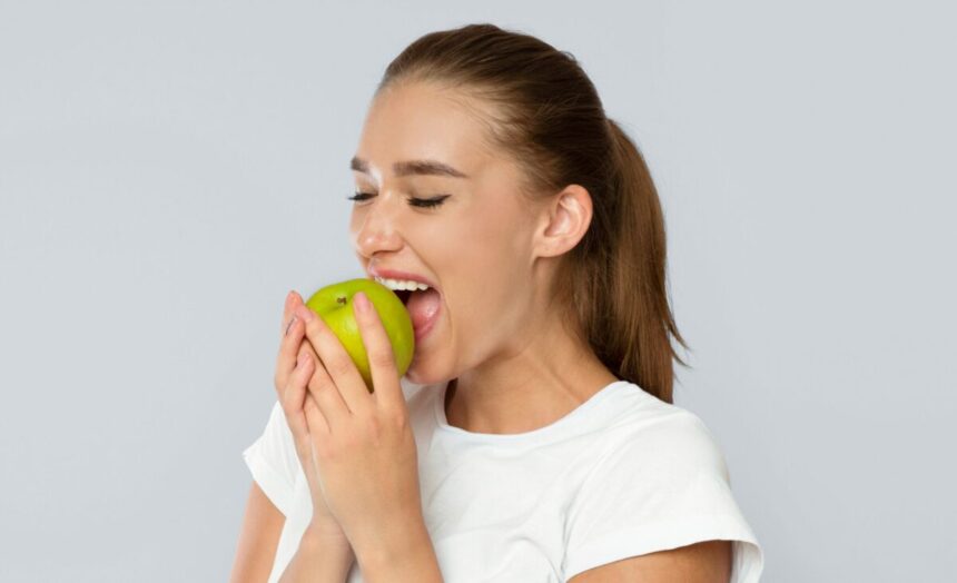 un mar pe zi tine doctorul la distanta ce spun nutritionistii despre consumul corect al merelor 67f5243753591