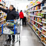 un miliardar american indeamna populatia sa faca provizii de consumabile dupa anuntul lui trump pasta de dinti sapun orice 67eeabfe52642