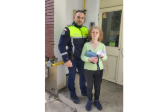 un politist din constanta a salvat sarbatorile unei femei care si a uitat geanta cu bani in autobuz 67ffa250279ed