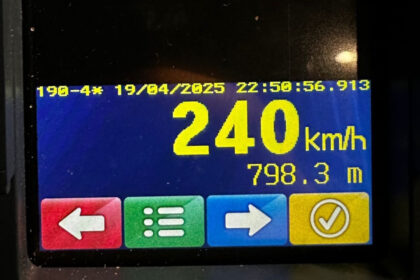 un sofer de 22 de ani a fost prins conducand cu 240 de km h amenda uriasa pe care a primit o 6804e6a975525