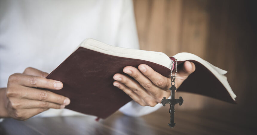 video am acceptat chemarea asta misionarii faptelor bune povestea oamenilor care strabat mii de kilometri pentru a schimba destine 6809d52bde4bc