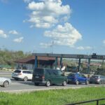video atentie trafic infernal pe a2 autostrada soarelui soferii merg spre bucuresti bara la bara blocaje la statia de taxare 680653fb227a3