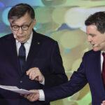 video conflictul dintre nicusor dan si crin antonescu primarul general il acuza ca a instrainat baze sportive ce spune candidatul coalitiei 6811f253b364d