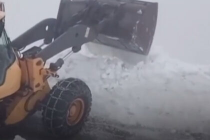 video drumarii au inceput deszapezirea pe transalpina zapada masoara doi metri in unele zone 67ff39751b280