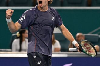 video exclusiv alex de minaur in semifinale la uts nimes meci de clasa cu ugo humbert turneul se vede exclusiv pe voyo 67efef85ceeee