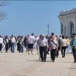 video faleza constantei plina ochi de oameni in a doua zi de paste ca strazile din new york la o ora de varf 6806377b186f8