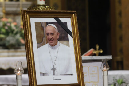 video guvernul va declara zi de doliu national in romania sambata la inmormantarea papei francisc ce presupune masura 6807d78c3e4f9