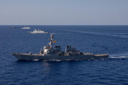 video imagini care arata cum tunul de 76 mm al unei fregate franceze opreste o drona houthi motivul din spatele acestei decizii 680ca2bc61b9f