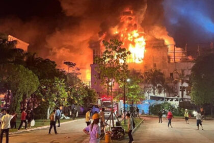 video incendiu intr un hotel din nord estul indiei cel putin 14 morti printre care si doi copii 6811cdf950c3a