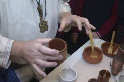 video leacuri dacice si demonstratii de farmacie straveche unde pot fi vazute si plantele medicinale folosite de stramosi pentru tratamente 67f19b59485c7