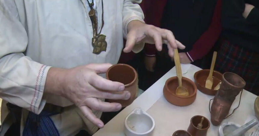video leacuri dacice si demonstratii de farmacie straveche unde pot fi vazute si plantele medicinale folosite de stramosi pentru tratamente 67f19b59485c7