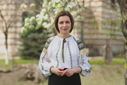 video maia sandu mesaj de paste sa fim mai aproape unii de altii sa ne ascultam sa ne iertam si sa mergem impreuna pe calea binelui 6804a1321ba5c