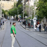 video moment emotionant in israel zece minute de reculegere nationala in memoria victimelor holocaustului 680a03e925218
