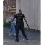 video ovidiu un barbat a amenintat cu toporul mai multe persoane dintr o locuinta din satul culmea 67f19b6dc7428