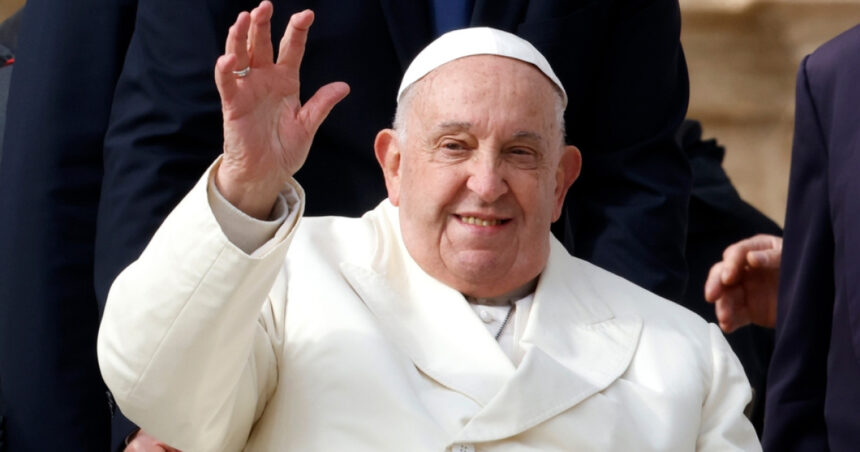 video papa francisc isi doreste sa participe la slujba de paste din piata sfantul petru ce conditii ii pun medicii 6803c445e9547