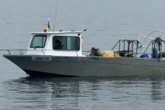 video pescador neinregistrat propulsat de un motor furat cu peste 760 kilograme de peste la bord si 3 600 metri de plasa depistate de politistii de frontiera 67f3ba48c67d5