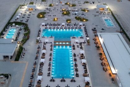 video viceprimarul costin rasauteanu considera ca piscina de pe plaja din mamaia aduce un plus destinatiei turistice 67f310398c0ac