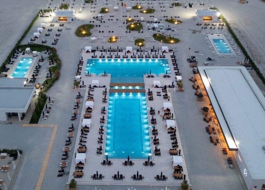 video viceprimarul costin rasauteanu considera ca piscina de pe plaja din mamaia aduce un plus destinatiei turistice 67f310398c0ac