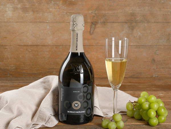 vinul zilei un prosecco ca o insiruire ampla de fructe coapte de vara urmate de note revigorante de citrice companionul perfect al unei mese fara pretentii dar plina de savoare 67fca7c5a031b