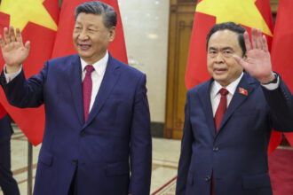 xi jinping a mers in vietnam pentru a se intalni cu liderul de la hanoi raspunsul celor doi la razboiul tarifelor declansat de trump 67fd28f2c8b24