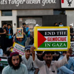 zeci de persoane au fost arestate in pakistan in urma atacurilor unor restaurante kfc protestele au legatura cu situatia din gaza 6803f948cf294